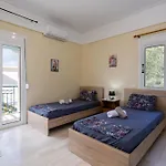 Seaview Retreats - Summer Escape