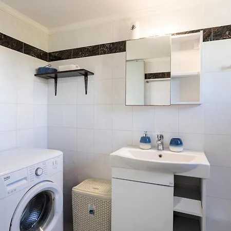 Seaview Retreats - Summer Escape *