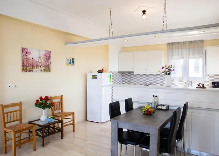 Seaview Retreats - Summer Escape