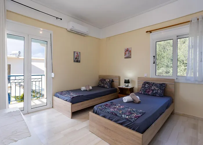 Seaview Retreats - Summer Escape